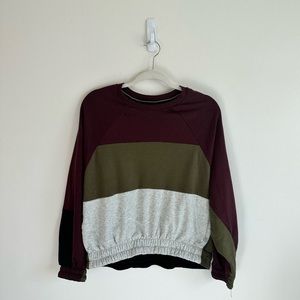 Hurley sweatshirt w hidden pockets